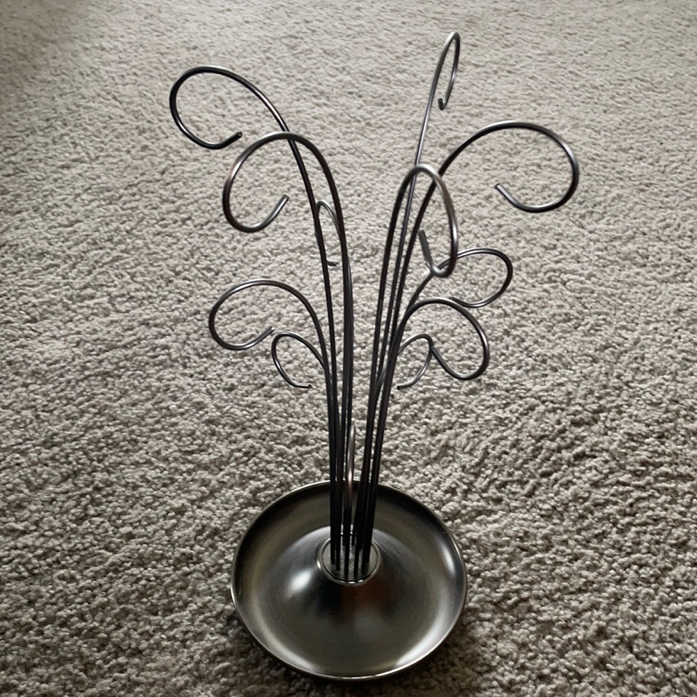 Umbra jewelry tree